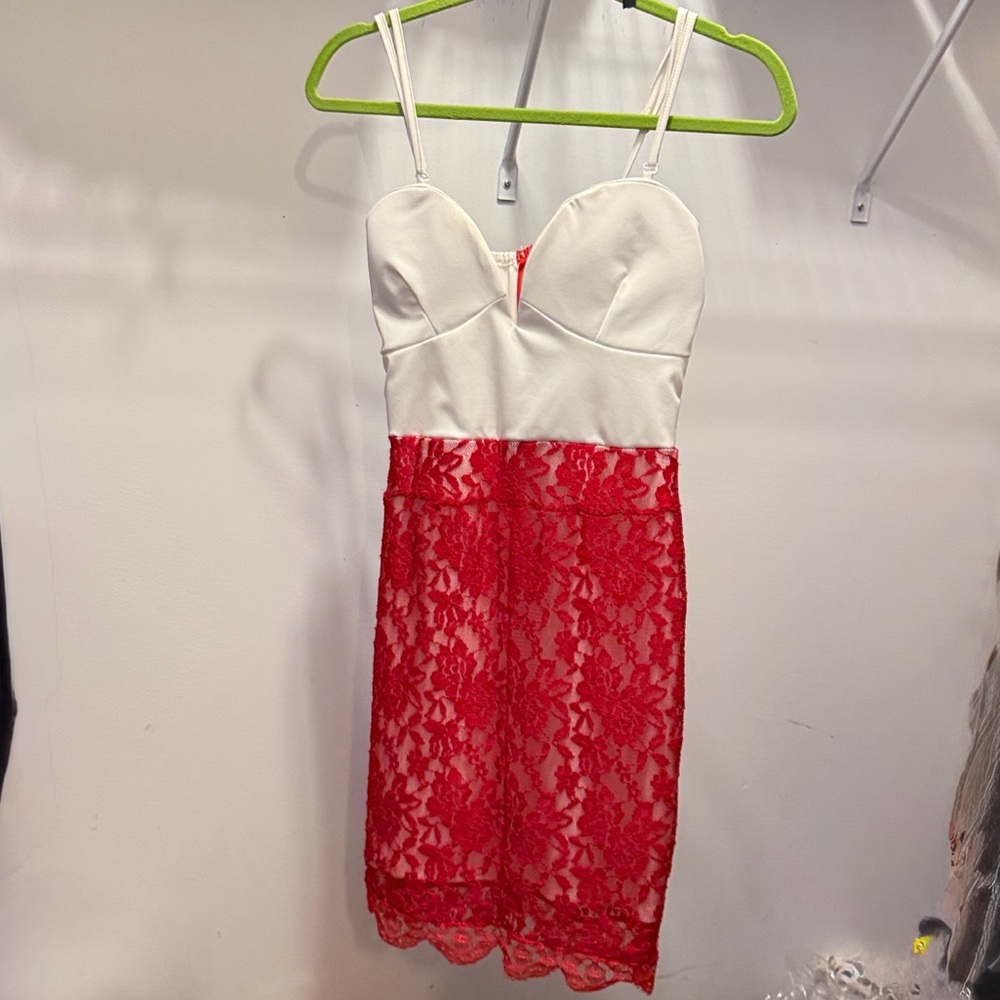 Red lace sweetheart plunge dress